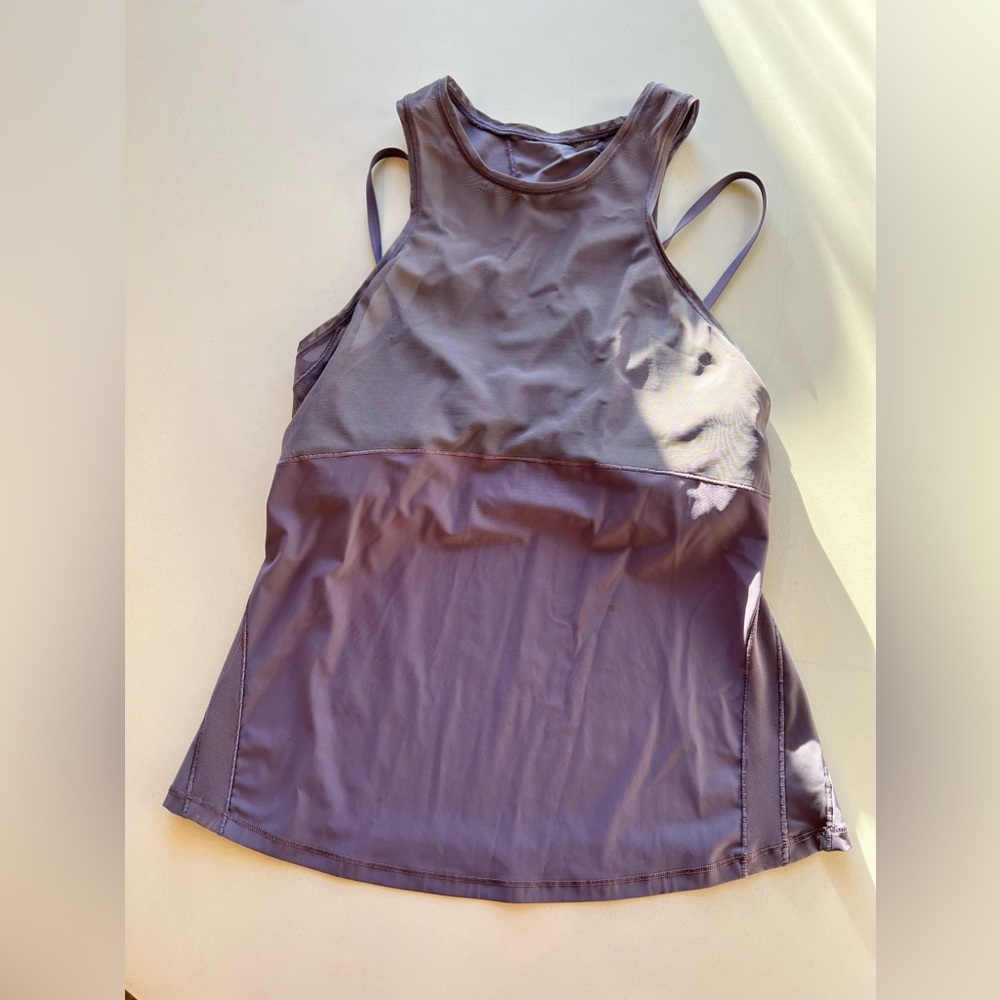 Lululemon top.